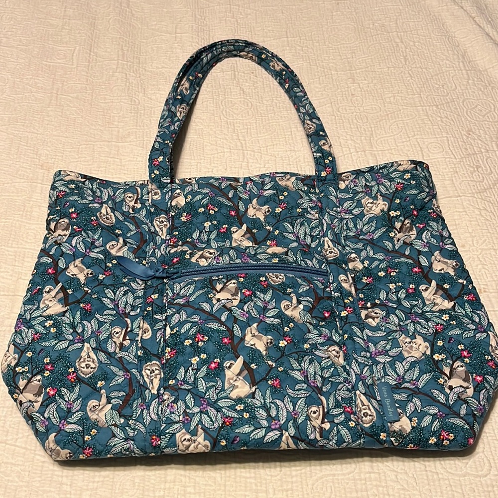 Vera Bradley Vera Tote in Hanging Around